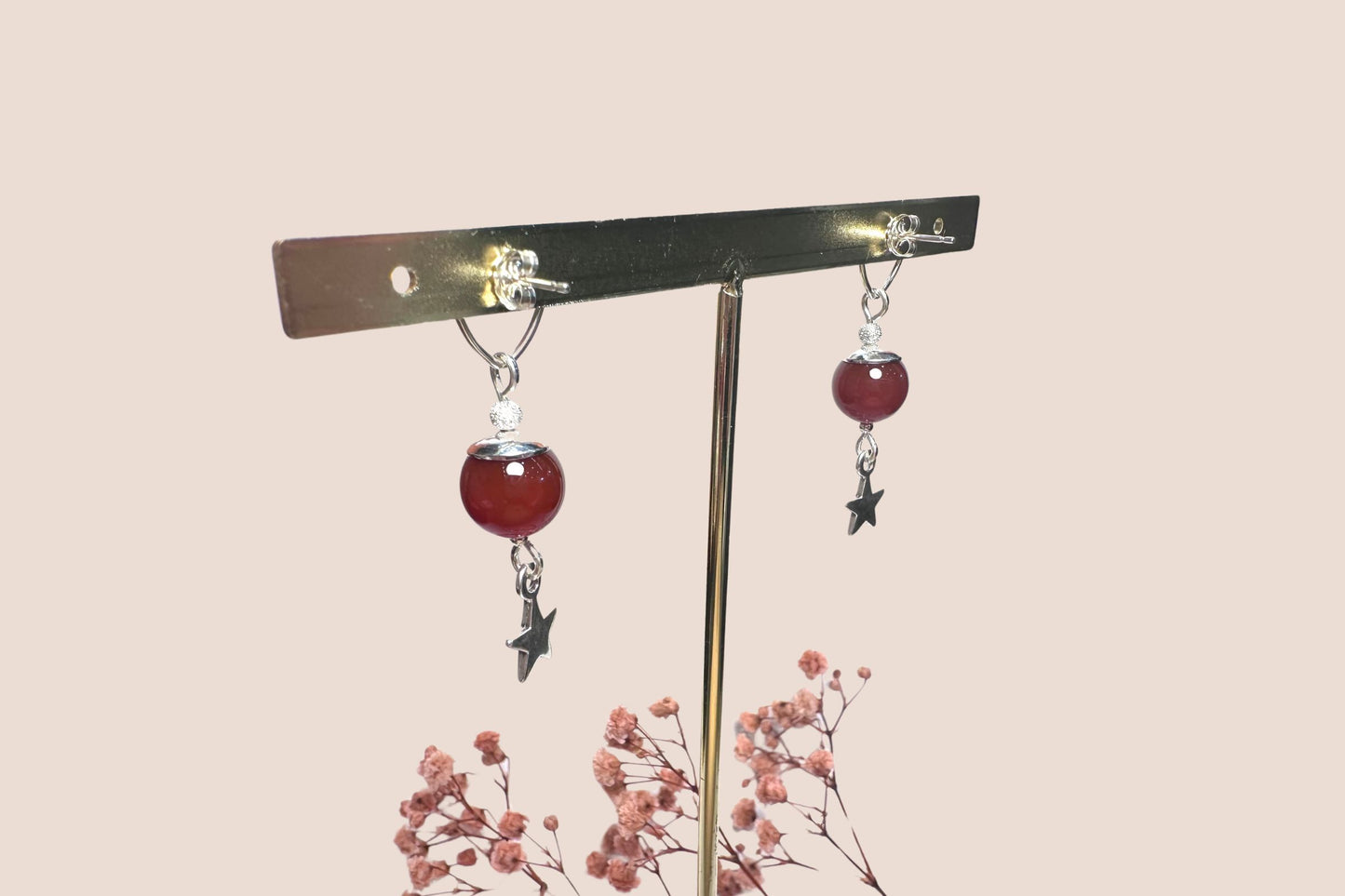 Boucles d’Oreilles Étoile en Argent 925 et Perle de Cornaline – Brillance et Énergie Positive