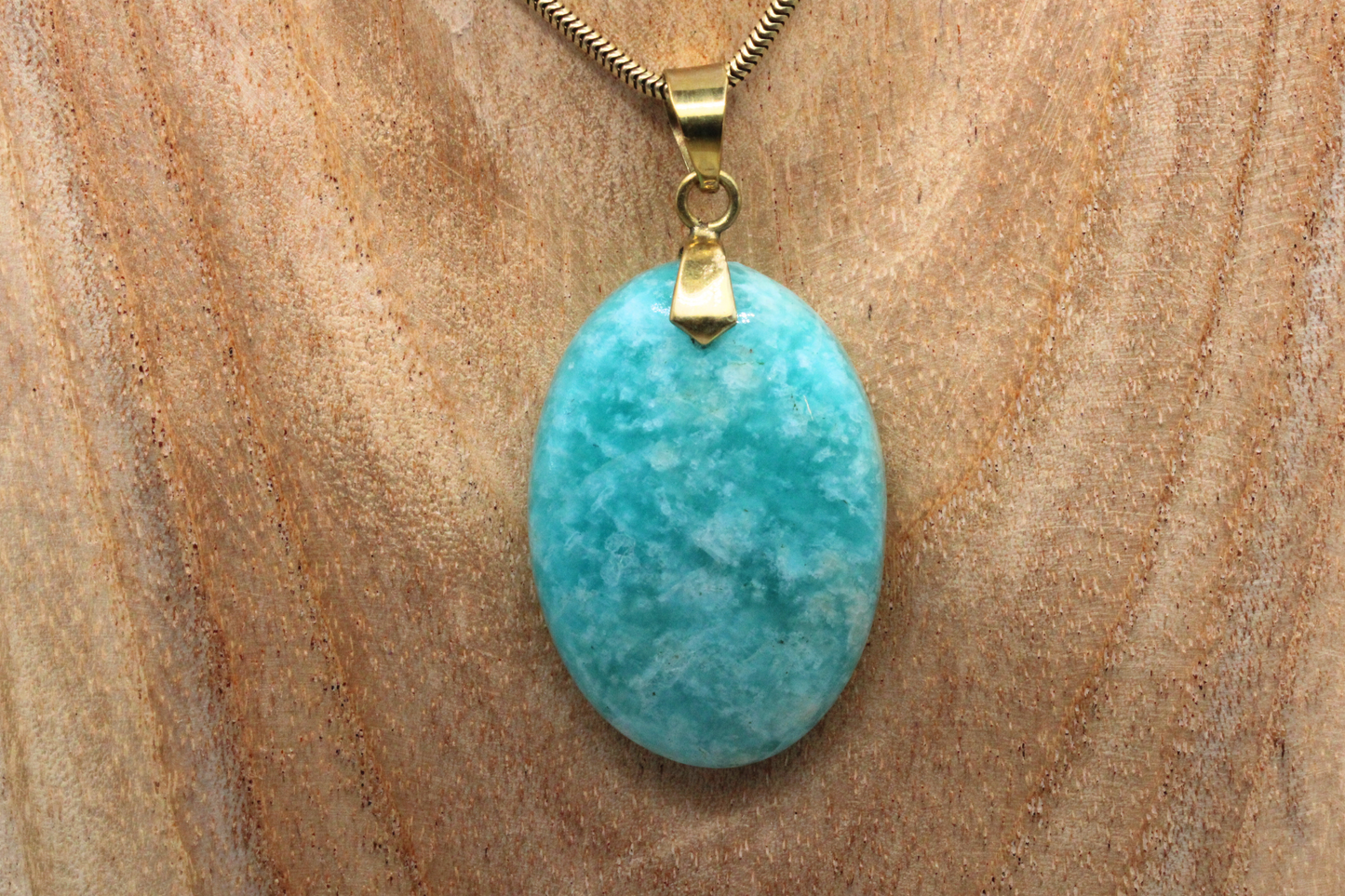 Pendentif en Amazonite Naturelle et Laiton - Élégance et Sérénité