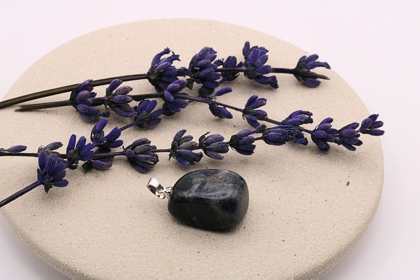 Pendentif pierre roulée en pierres naturelles