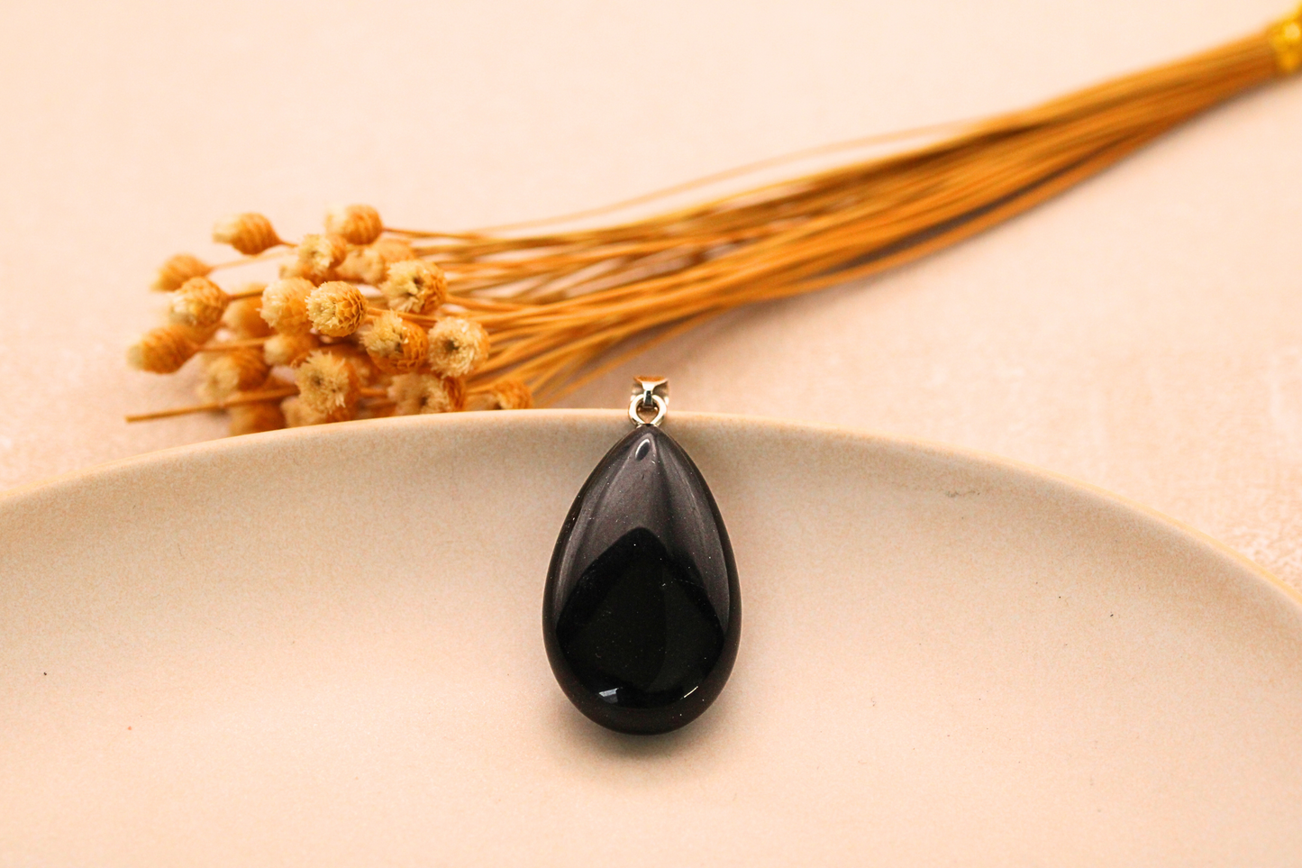 Pendentif en pierres naturelles - simplicité et beauté