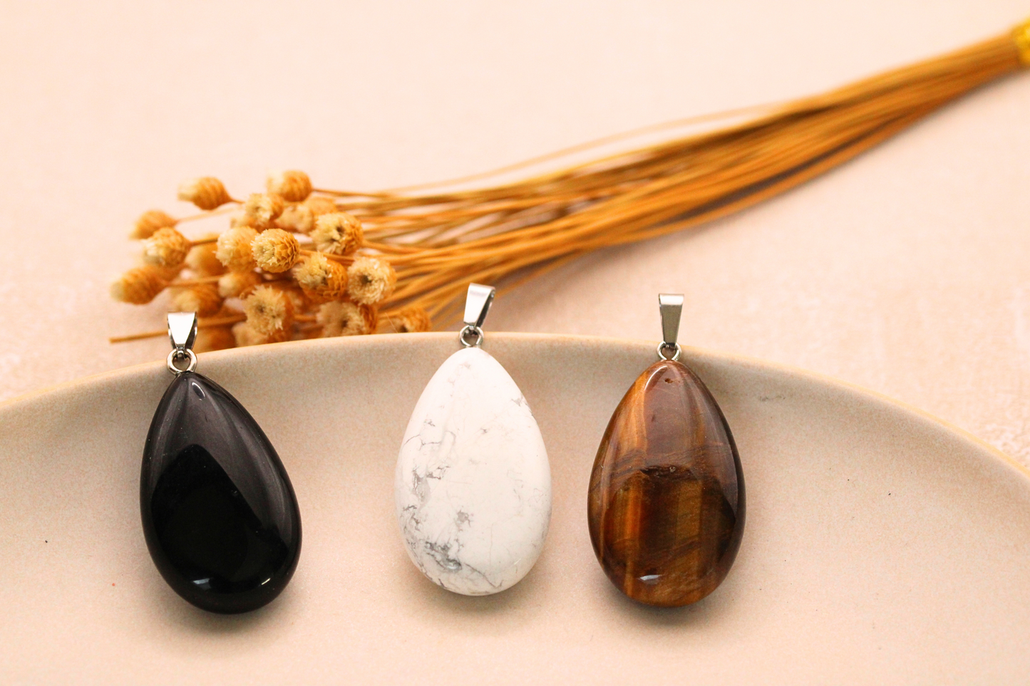 Pendentif en pierres naturelles - simplicité et beauté